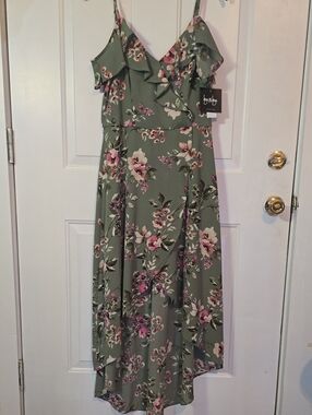 By & By- Olive Green Floral Ruffle Midi Dress(M)